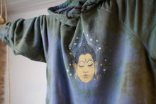 Lade das Bild in den Galerie-Viewer, Batik-Pullover &quot;BUDDHA-BABE&quot;
